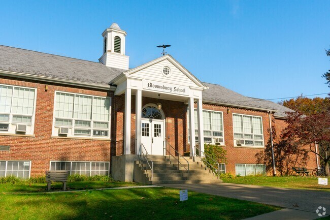 Bloomsbury Elementary School serves students in the Hunterdon County community.