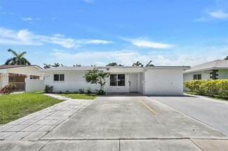 814 NE 4th St, Hallandale Beach, FL 33009