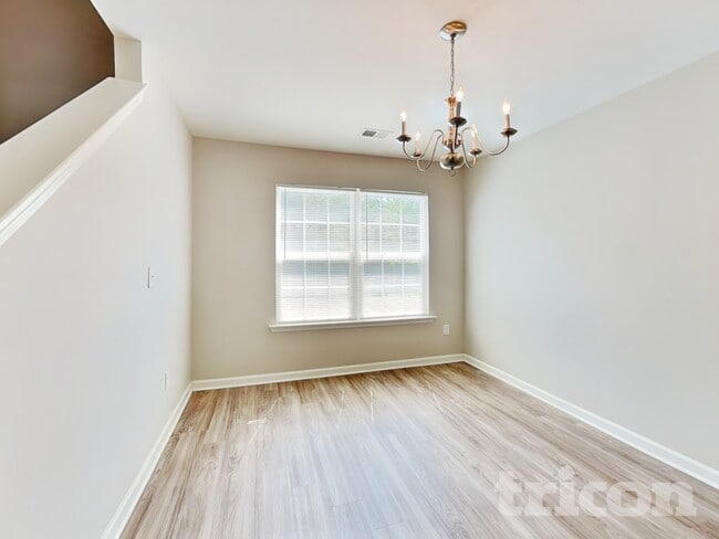 747 Markham Cir, Moore, SC 29369 - photo 5