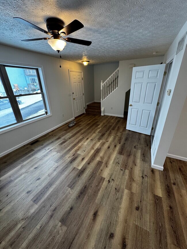 859 E Saint Johns St, Morgantown, WV 26505 - photo 7