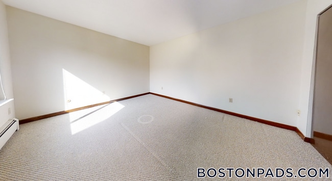 384 Sunderland Rd unit 25, Worcester, MA 01604 - photo 3