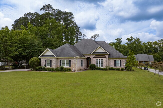 Among Bloomingdale's historic homes are newly constructed traditional brick residences.