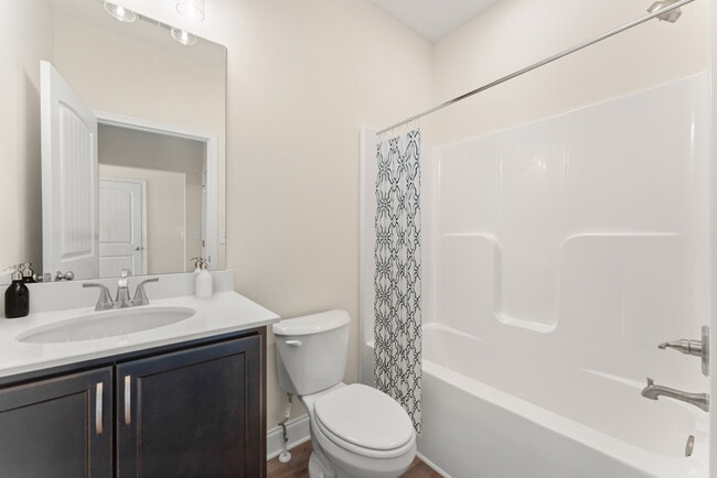 Augusta_18 spare Bath.jpg