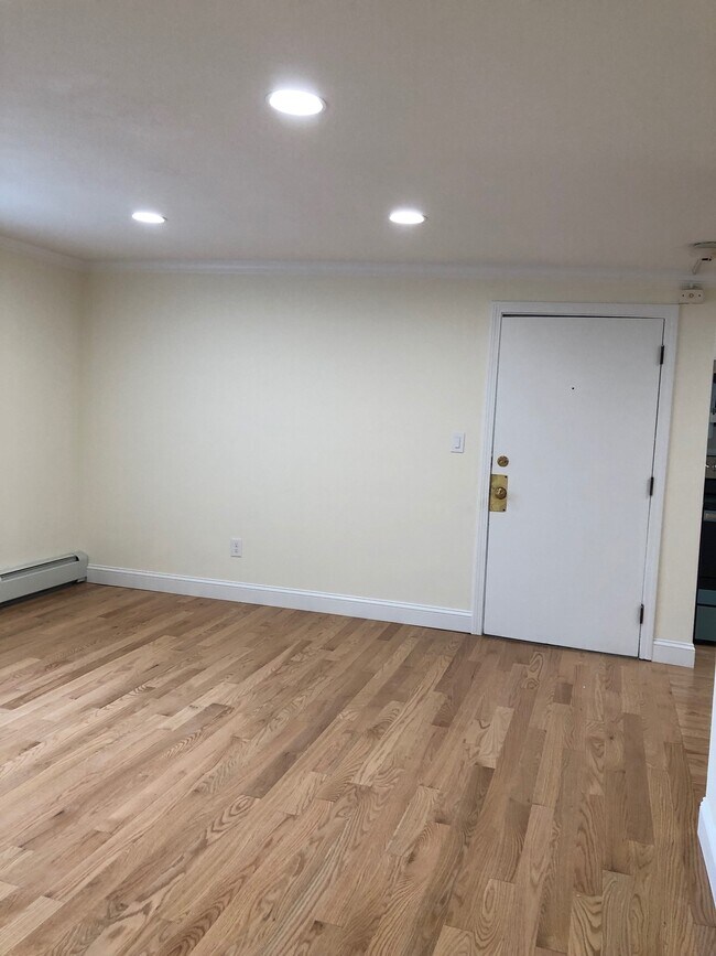 14 Westford St unit 16 Westford St. 8, Allston, MA 02134 - photo 7