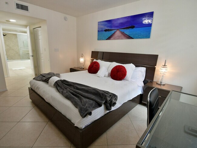 2080 Jimmy Buffett Mem Hwy unit ID1056262P, Hallandale Beach, FL 33009 - photo 5