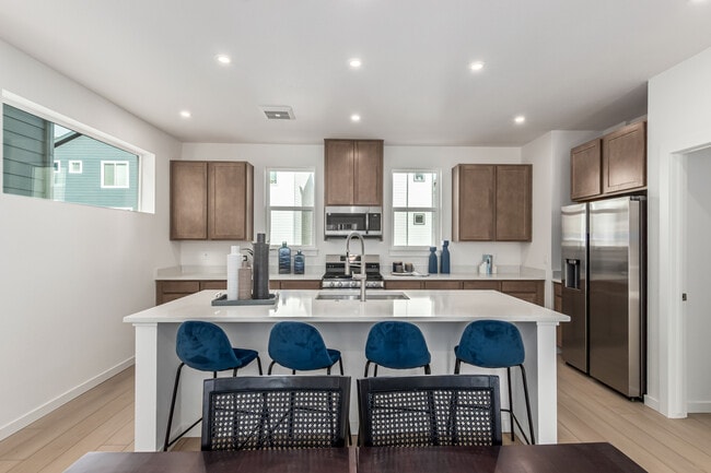 10787 Spalding View, Colorado Springs, CO 80908 - photo 2