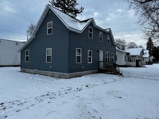 1402 8th St E, Menomonie, WI 54751