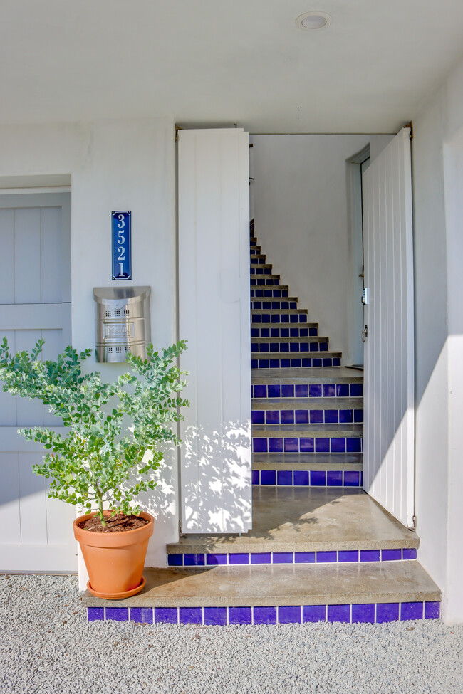3521 Union St Unit Greek-Inspired Guesthouse, San Diego, CA 92103
