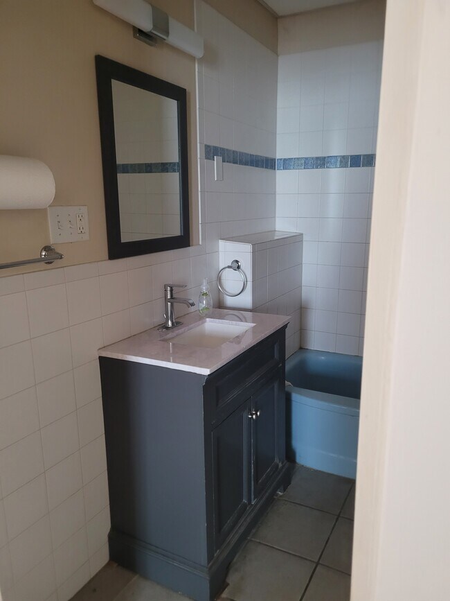 241 Nichols Ave unit First floor, Syracuse, NY 13206 - photo 4