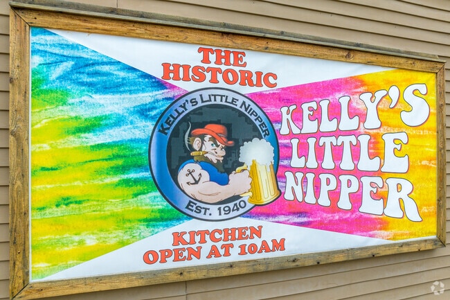 A favorite of Capitol East locals, Kelly's Little Nipper serves great food and fantastic drinks.