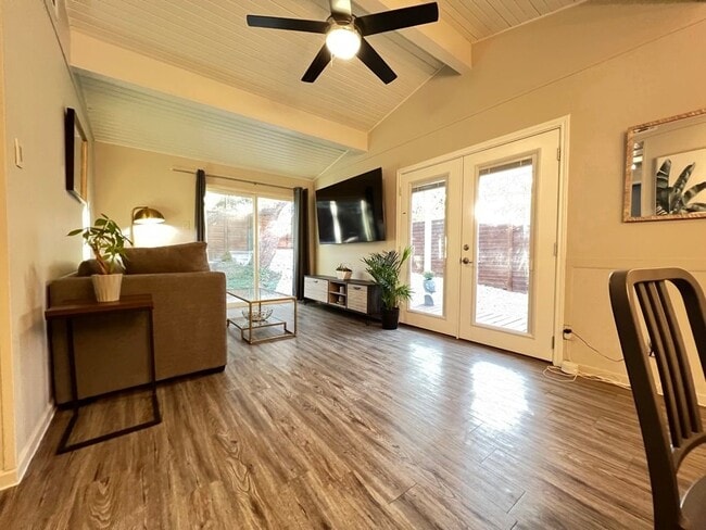 211 Lessin Ln, Austin, TX 78704 - photo 7