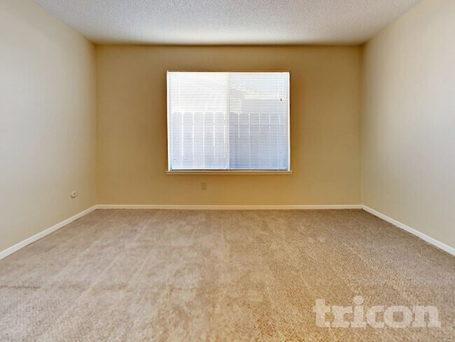 215 Loy St, Waterford, CA 95386 - photo 5