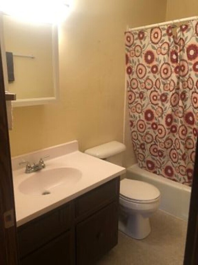 Harsunvest HKM - 5902-5906 Hickman Rd, Des Moines, IA 50322 - photo 6