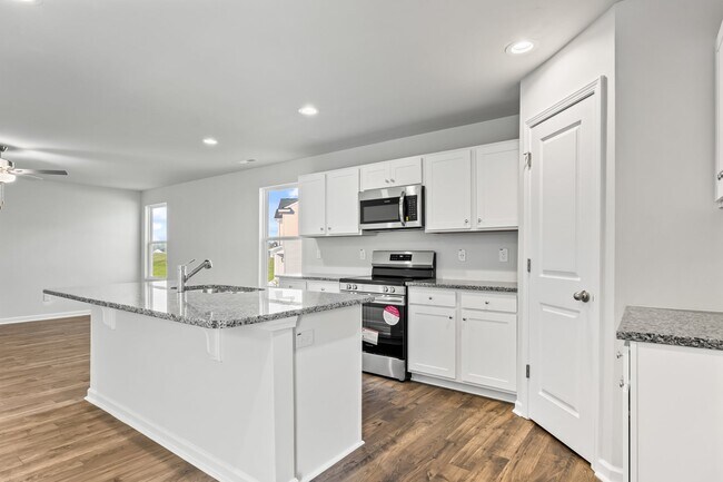 1383 Micro Tower Rd unit 36488406, Lillington, NC 27546 - photo 4