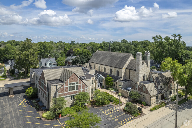 The Cooperative School is a private institution.