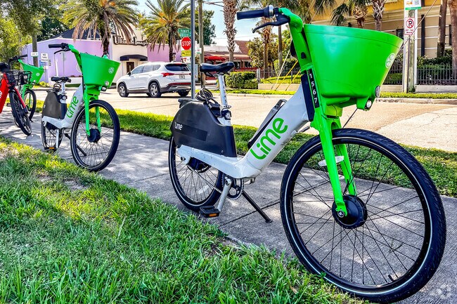 Feel like taking a ride around SoHo but don't have a bike, then just rent an electric one.