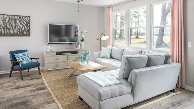 405 Falling Leaf Loop unit 36034339, Myrtle Beach, SC 29588 - photo 4