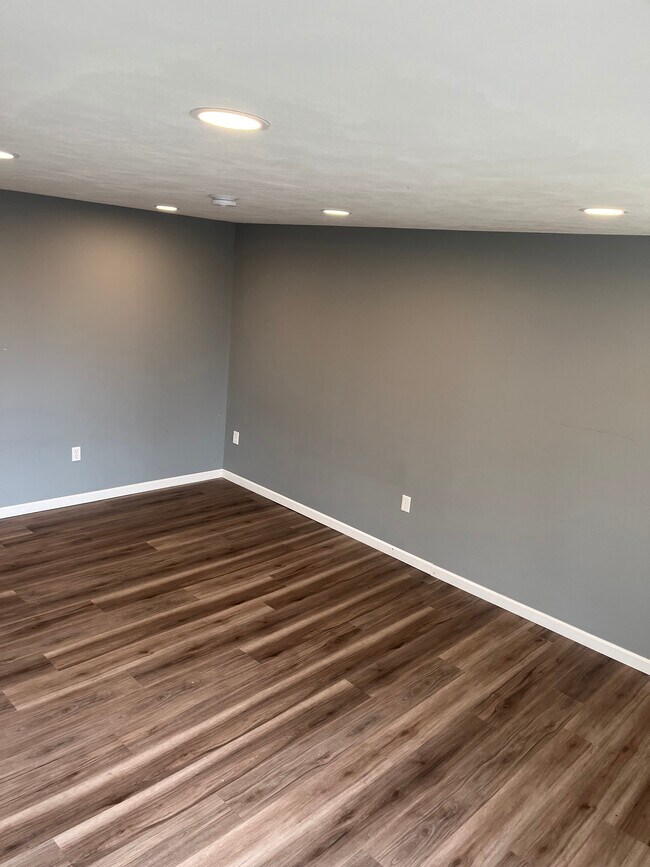 108 N Main St unit 108, Minoa, NY 13116 - photo 3