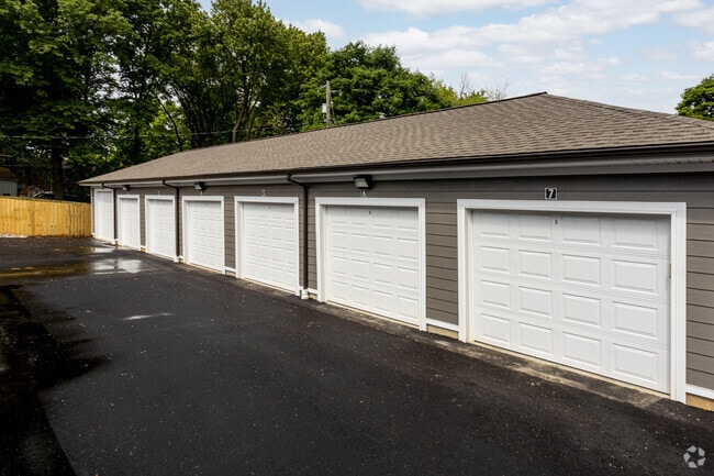 St. James Place - Modern Living in the Heart of New Albany, New Albany, IN 47150 - photo 4