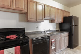 1439 Southern Ave, Oxon Hill, MD 20745