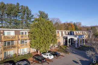 65-75 Oaklawn Ave, Cranston, RI 02920