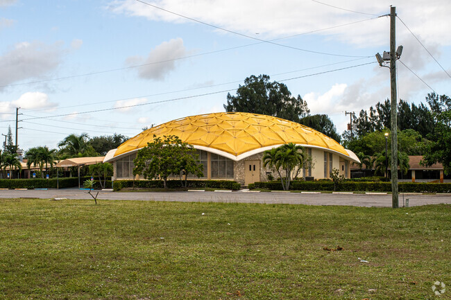 Palm Beach Bilingual School provides education in the neighborhood of 
Inlet Shores.