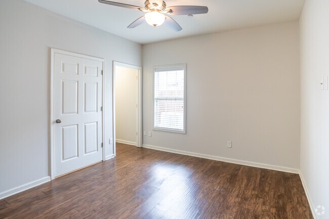 Old Row at Cloverdale, Tuscaloosa, AL 35401 - photo 6