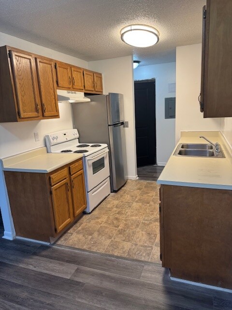 595 Wagner Dr unit 21, Battle Creek, MI 49017 - photo 2