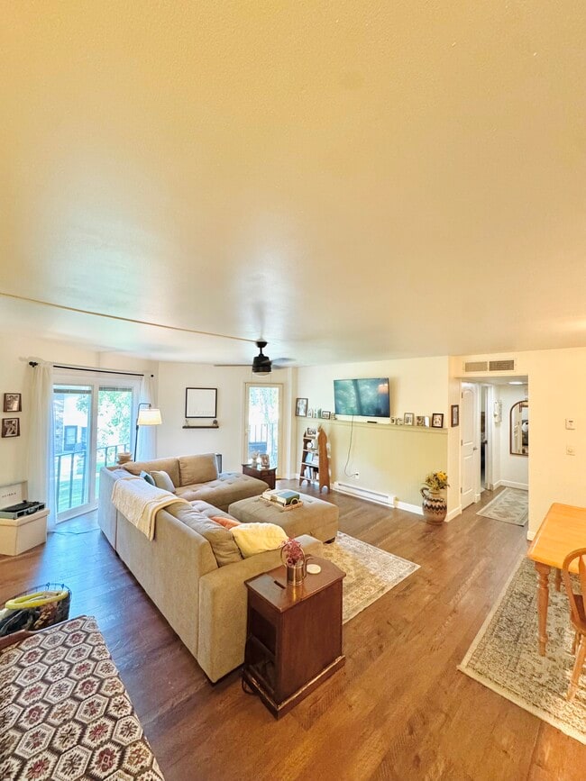 W170N11495 Armada Dr Unit 15, Germantown, WI 53022