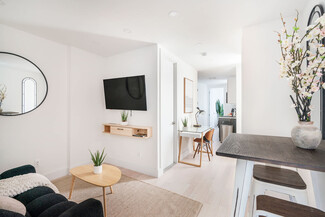 515 W 48th St Unit FL3-ID1045421P, New York, NY 10036