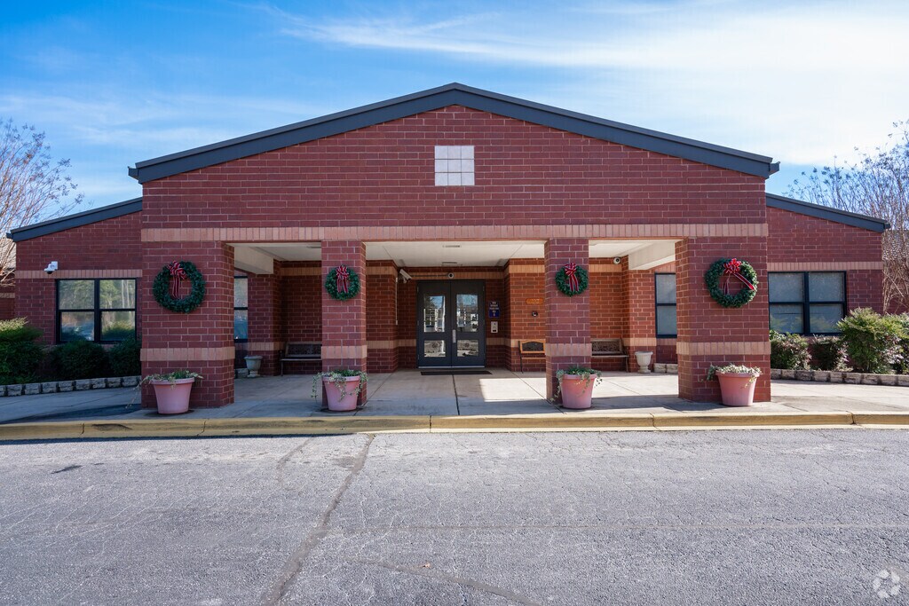 Limestone-Central Elementary School provides education in 
Cherokee County.