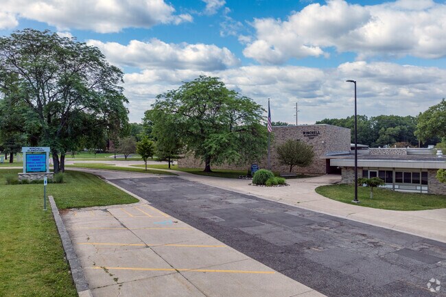 Winchell Elementary School near Oakwood has an A- rating on Niche.com.