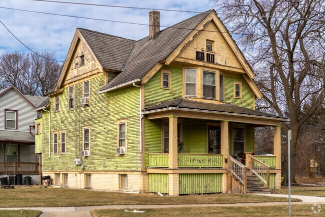 Older houses in Houghton Jones offer fixer-upper opportunities for new homeowners.