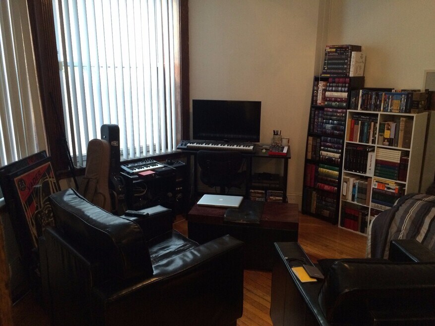 51 Hemenway St unit 165-2, Boston, MA 02115 - photo 1