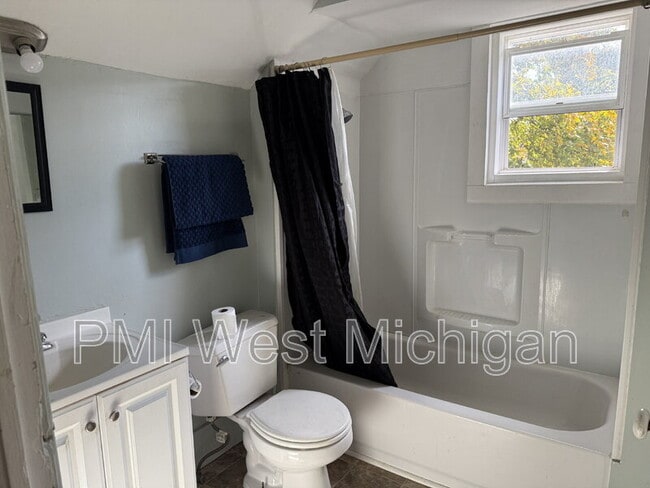 448 Thomas St SE, Grand Rapids, MI 49503 - photo 6