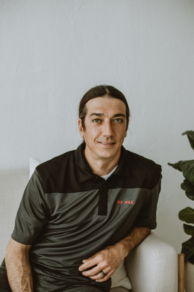 Agent Photo