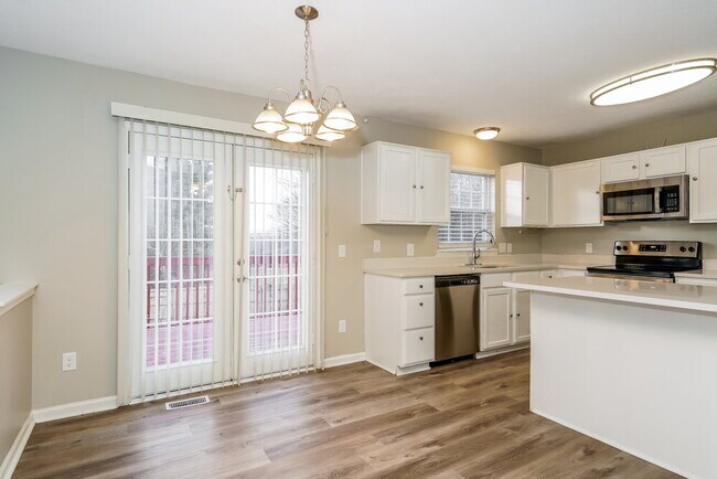 7429 Carnation Ln, Indianapolis, IN 46214 - photo 6