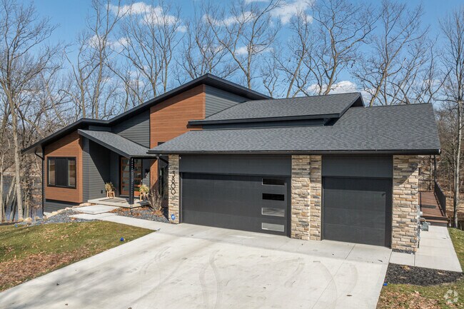 Northview has many lakefront homes.