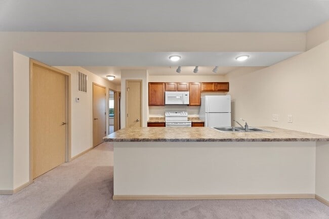 Whispering Pines, Middleton, WI 53562 - photo 4