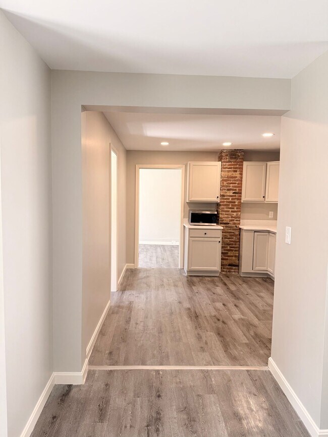 Pet-friendly Apartments for Rent in Hartford, VT!, White River Junction, VT 05001 - photo 5