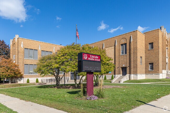 Middle schoolers can attend Lincoln Junior High in Lincoln Park Kenosha.