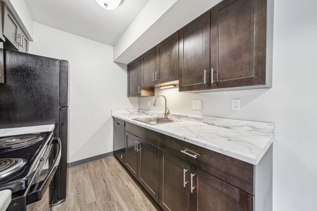 North Branch Apartments, Battle Creek, MI 49014 - photo 2