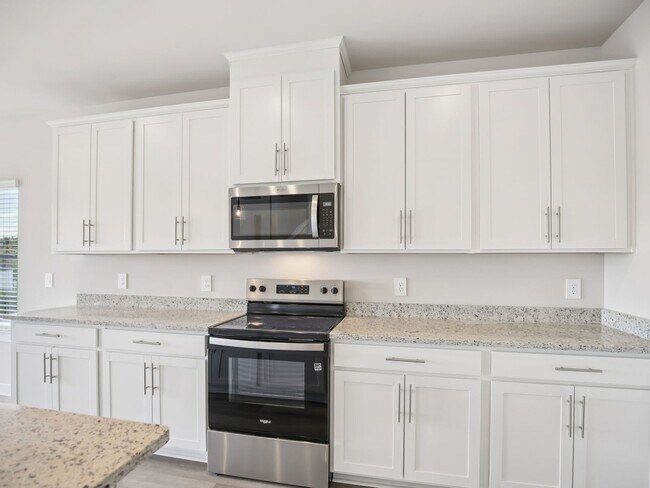 1318 Bluffton Cir, Clarksville, TN 37043 - photo 4