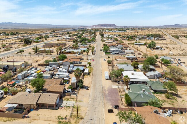 The median lot size in Yermo is over 7,800 square feet, and the median build year is 1956.