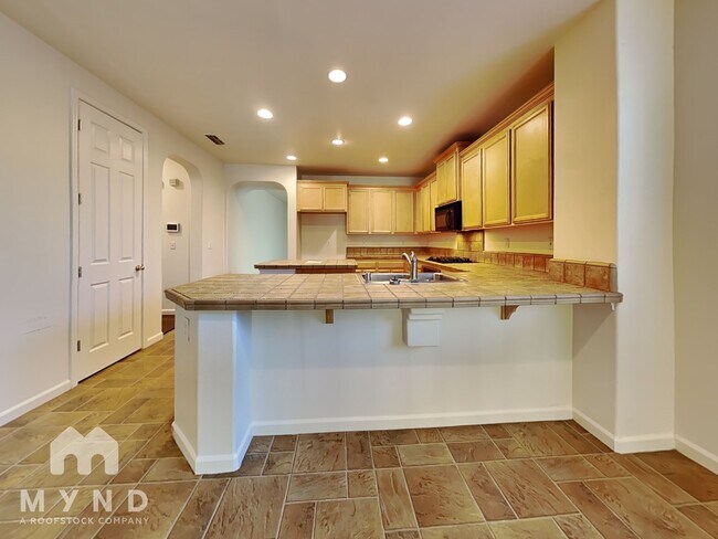 10114 Upshaw Way, Elk Grove, CA 95757 - photo 4