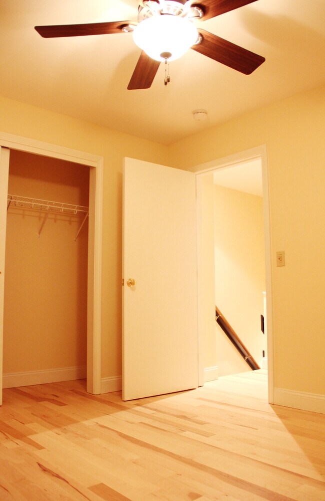 48 N Champlain St unit 3, Burlington, VT 05401 - photo 3