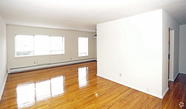 Saint James Apartments, Bergenfield, NJ 07621 - photo 6
