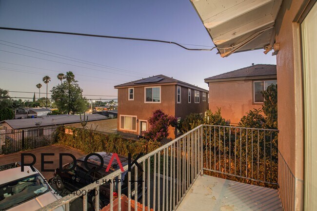 690 S Riverside Ave unit 19, Rialto, CA 92376 - photo 5