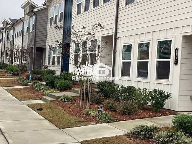 1633 Aeslin Dr NW, Atlanta, GA 30318 - photo 2