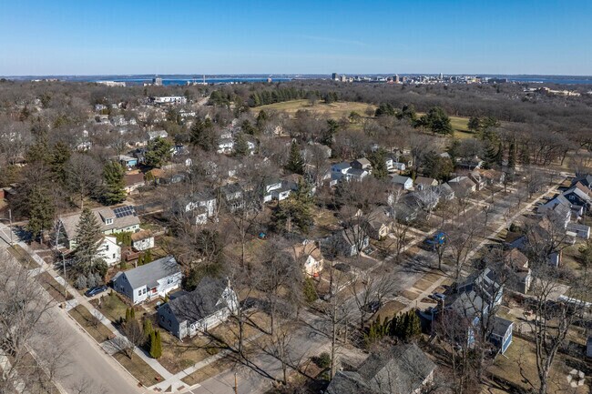 Westmorland has access to several nearby golf courses, including Glen Golf Park.